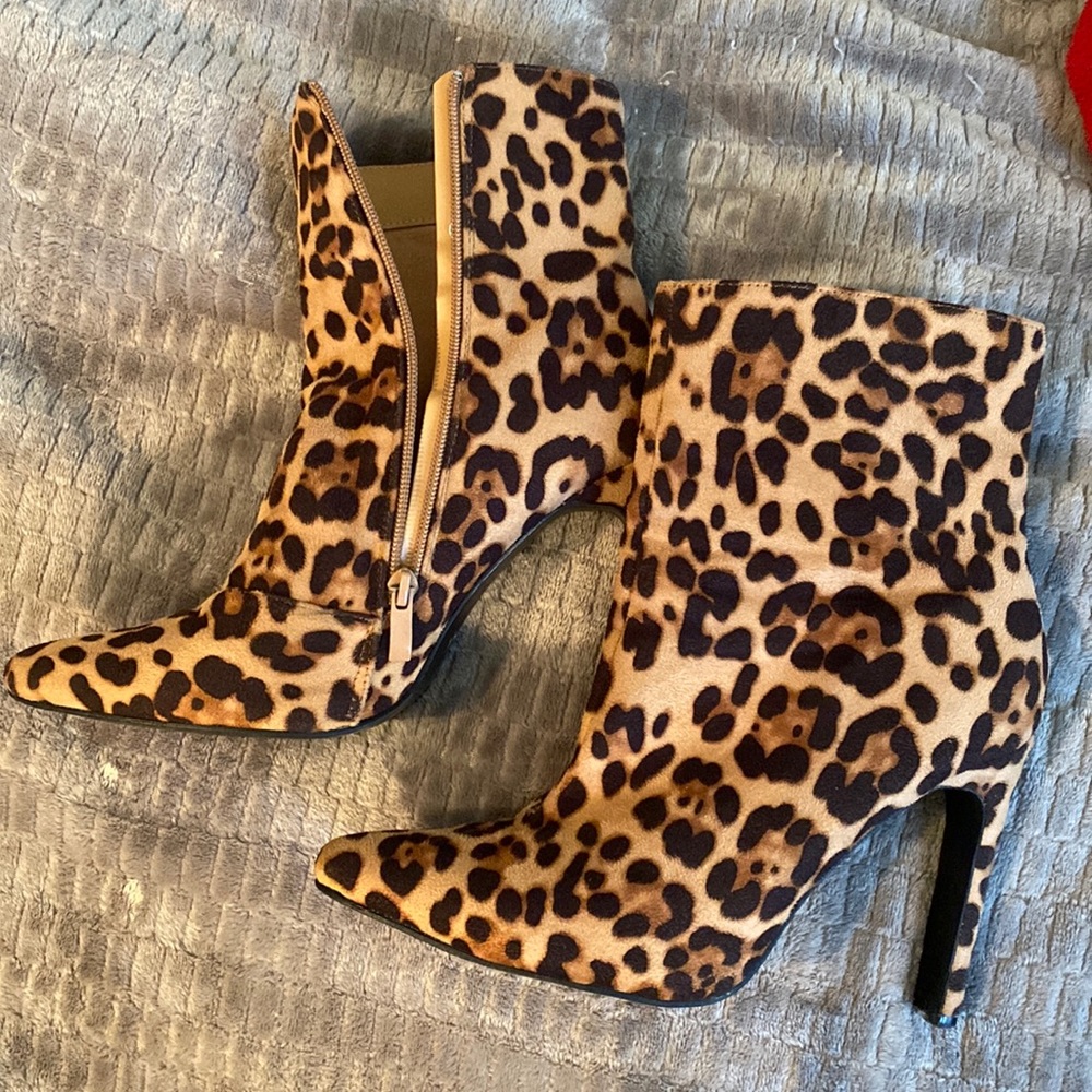 No Doubt leopard heel ankles boots. Size 7.